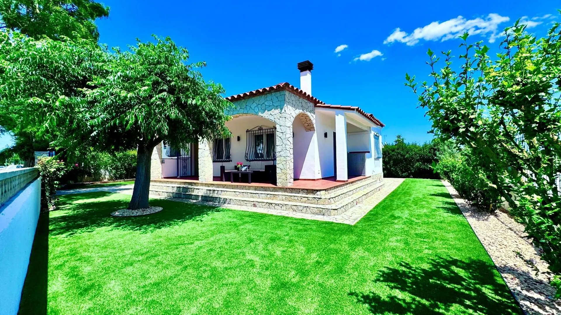 Casa Elena contacts